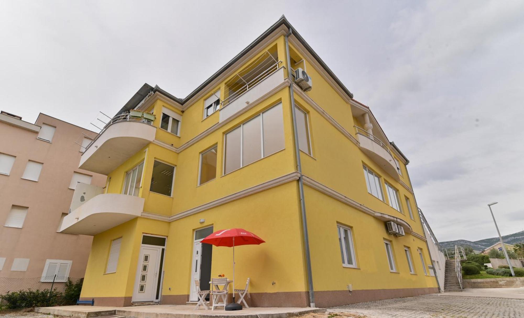 Apartmani Castrum Kaštela Exterior foto